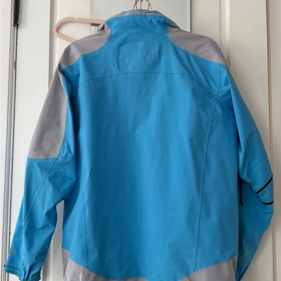 L.L. Bean Women's Blue and Green Jacket - Picture 5 of 5